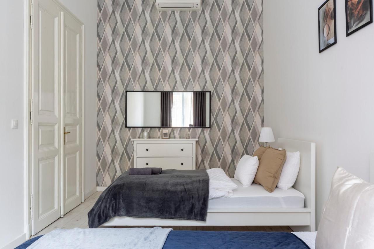 Deluxe Cozy In The Heart Of Апартаменти Будапешт
